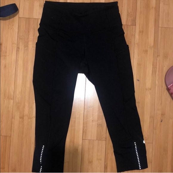 Lululemon cropped black leggings - Picture 3 of 3